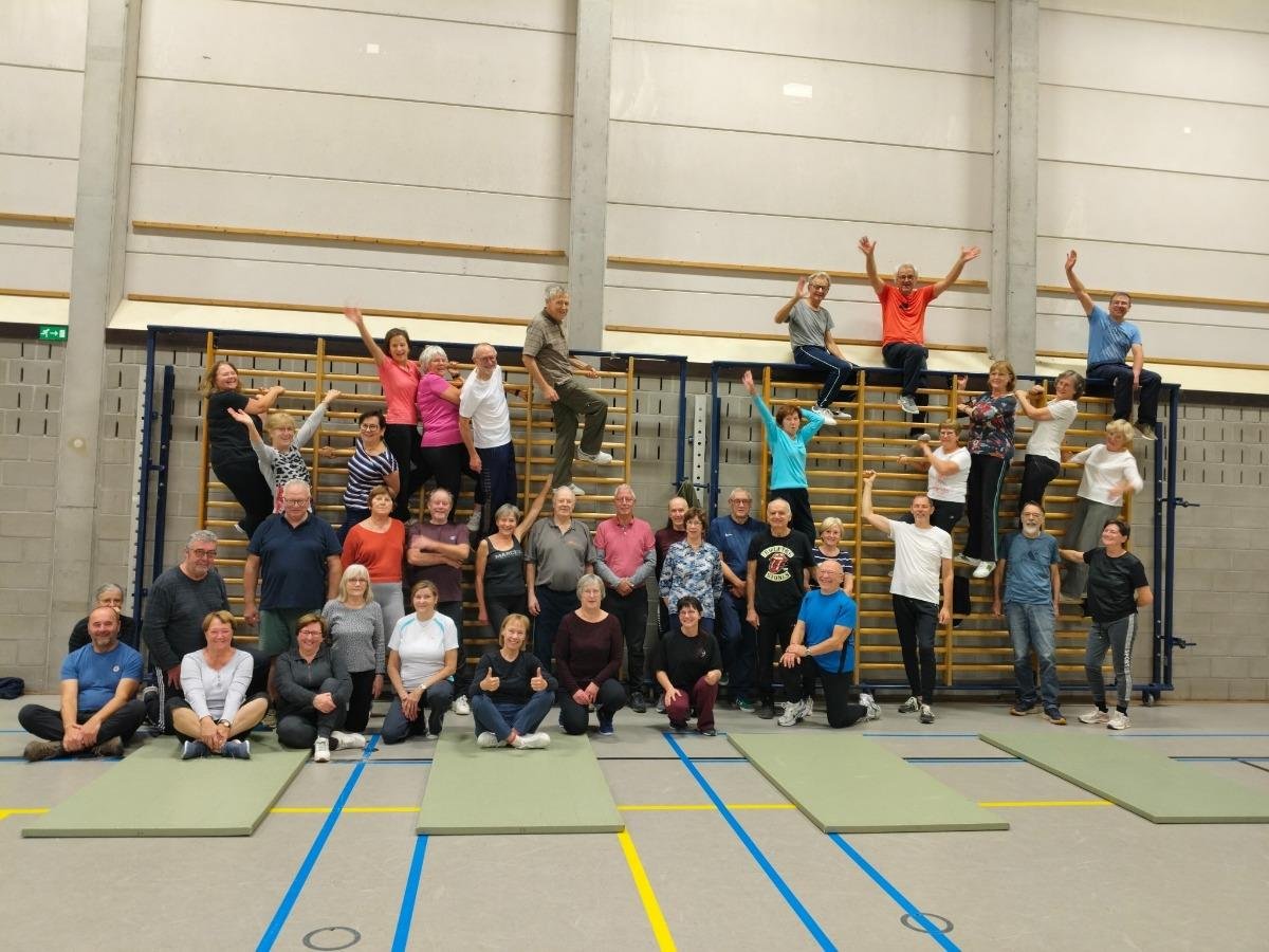 Waarom valpreventie in Zwalm al start vóór je tachtigste: Bewonderd naar de honderd!